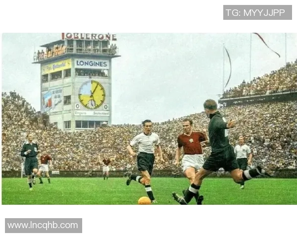 以足球球星精美相框定格荣耀瞬间展现绿茵传奇与激情岁月 以足球球星精美相框定格荣耀瞬间展现绿茵传奇与激情岁月